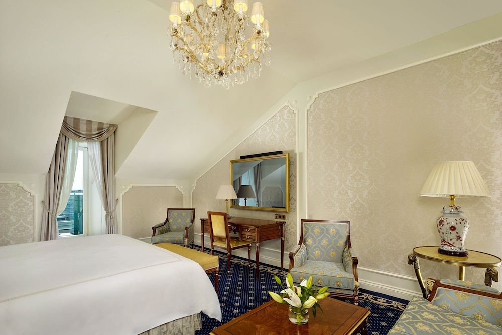 Deluxe Room, 1 King Bed