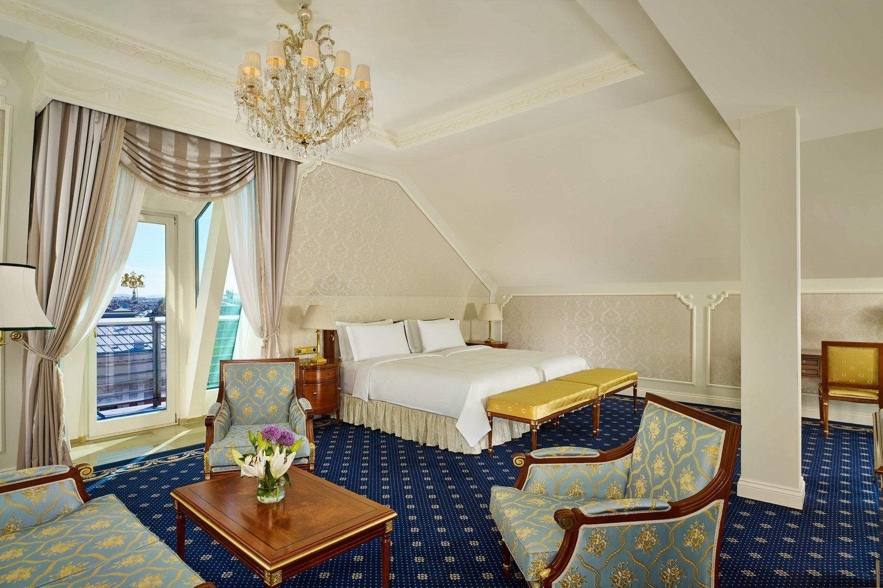 Executive Junior Suite, Suite, 1 King, City view, High floor, Balcony