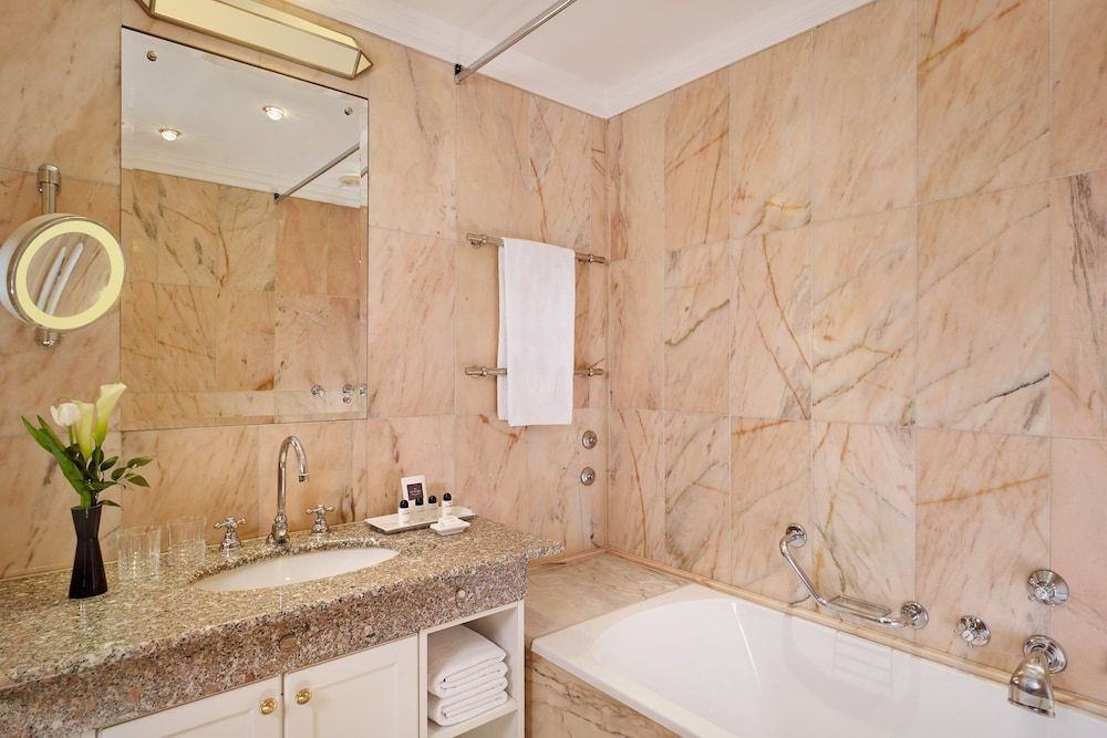 Hotel Imperial, a Luxury Collection Hotel, Vienna Classic Room, 1 King Bed 6