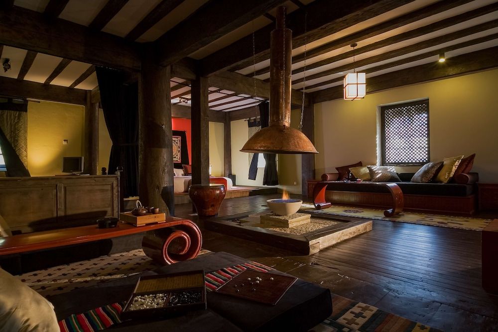 Banyan Tree Ringha Two-bedroom Tibetan Lodge 10