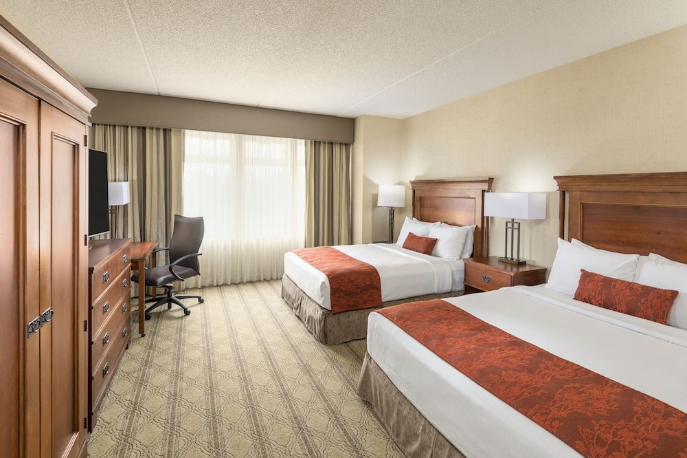 Room, 2 Queen Beds, Accessible (with Roll in Shower)