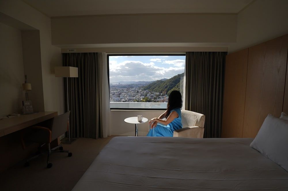 Standard Room, 1 Queen Bed, Club Lounge Access, City View
