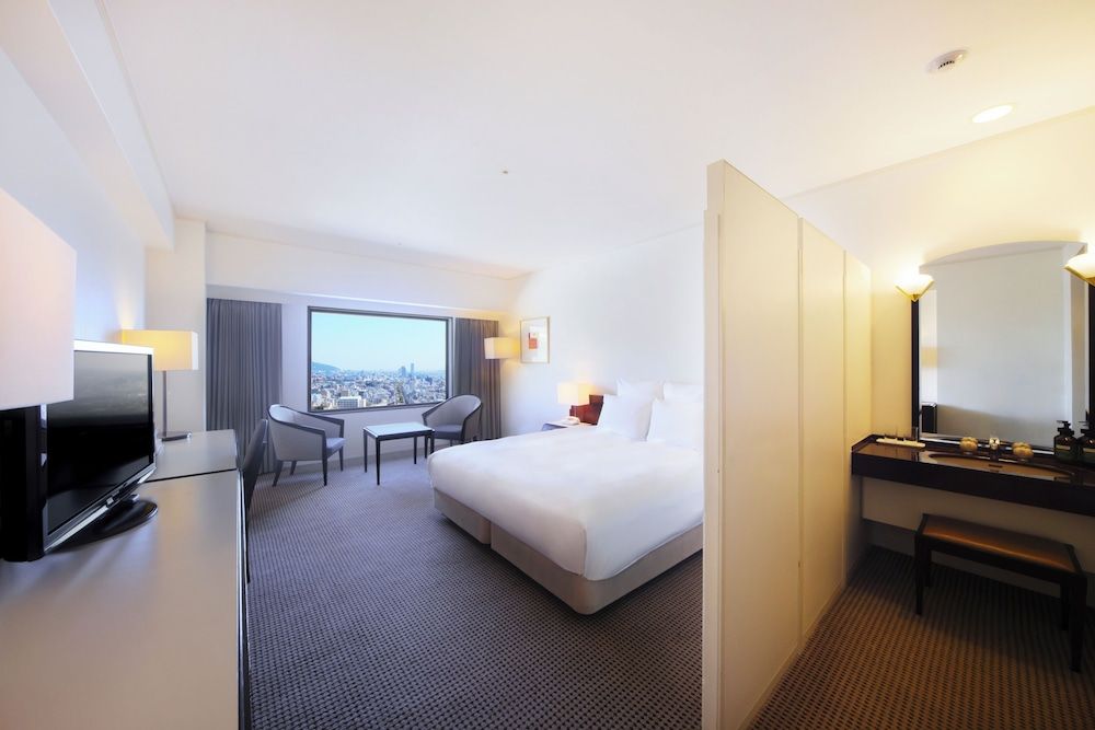 Premium Room, 1 King Bed, Smoking, City View