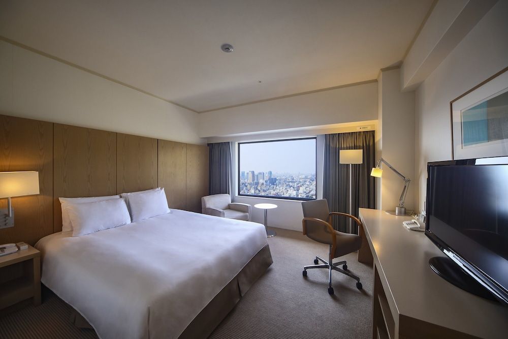 Standard Room, 1 Queen Bed, City View