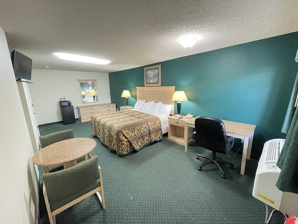 Standard Room, 1 King Bed