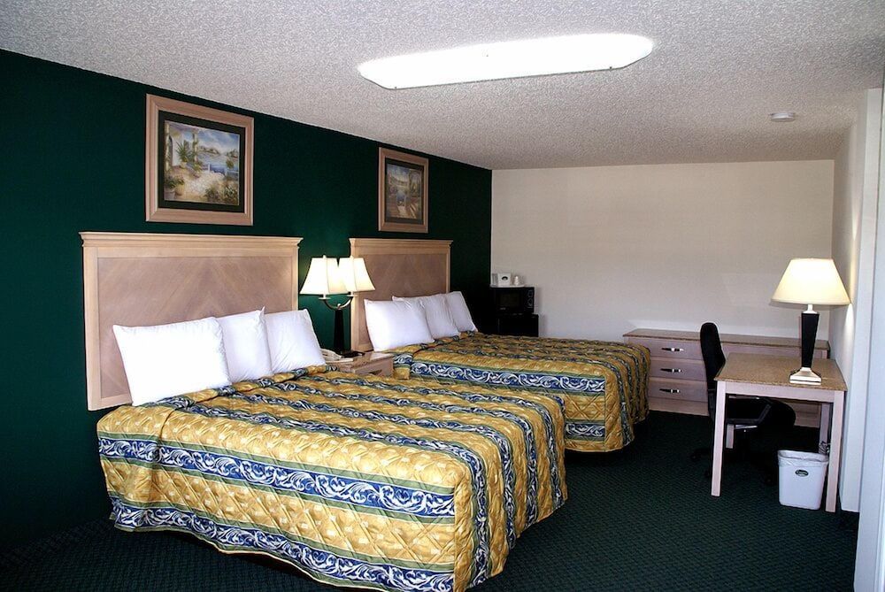 Standard Single Room, 2 Queen Beds