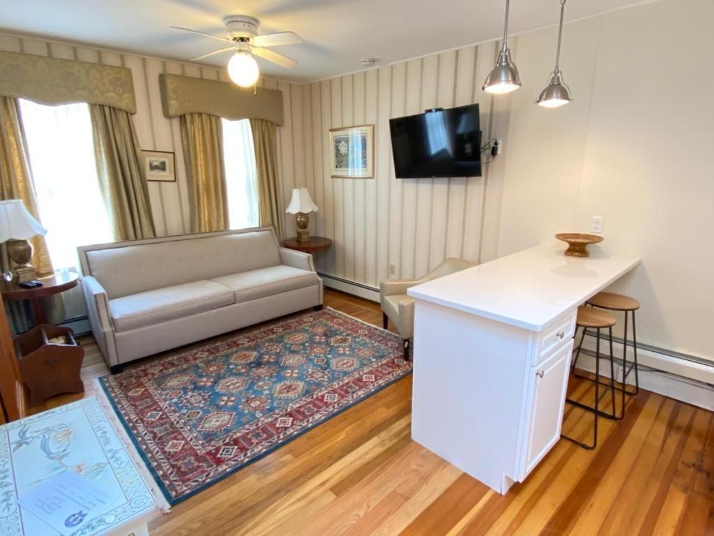 Apartment Suite (Pet Friendly)
