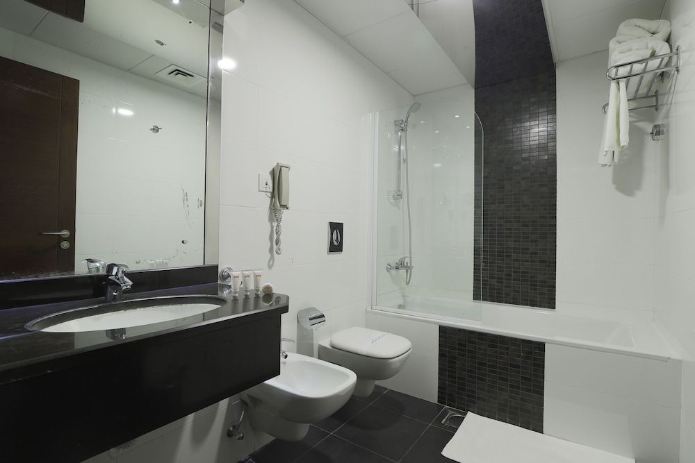 undefined Queen Palace Hotel 9