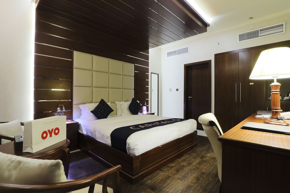 undefined Queen Palace Hotel 8