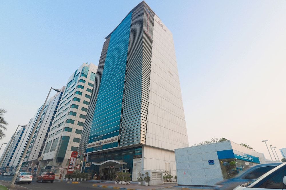 undefined Queen Palace Hotel 3