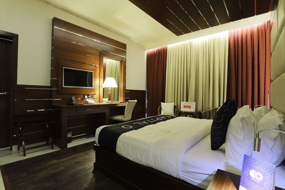 undefined Queen Palace Hotel 5