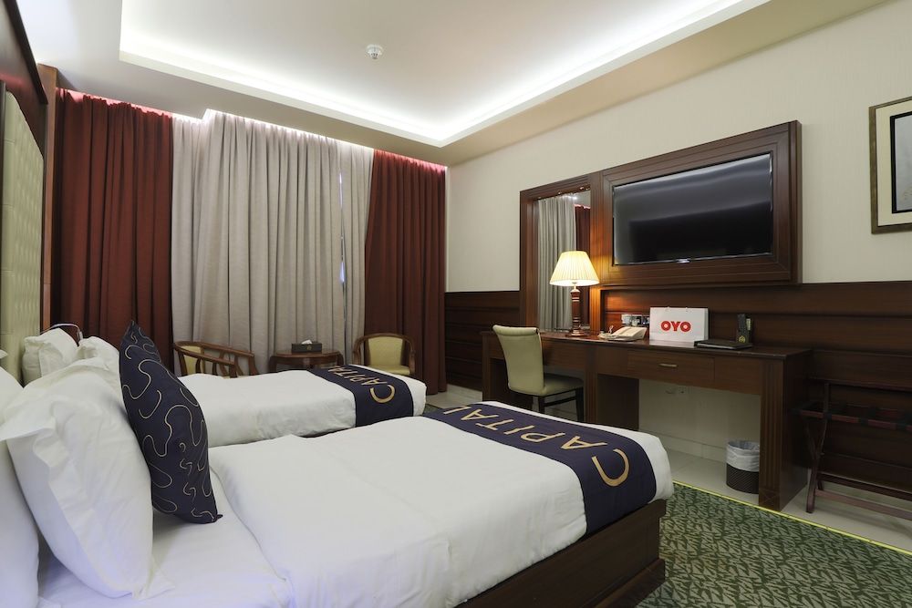 Queen Palace Hotel Standard Twin Room 3