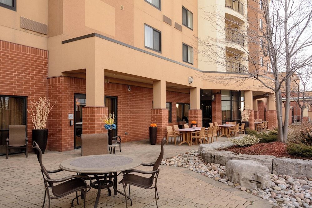 undefined Courtyard by Marriott Toronto Brampton 2