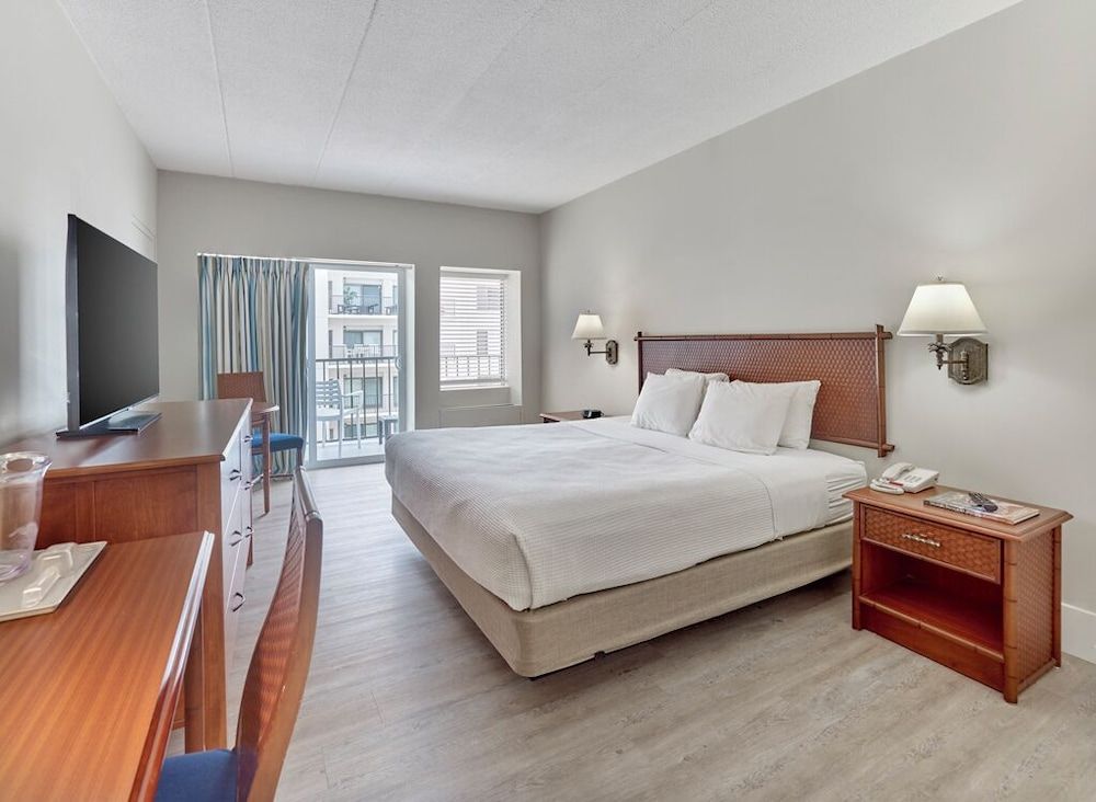 Henlopen Oceanfront Hotel