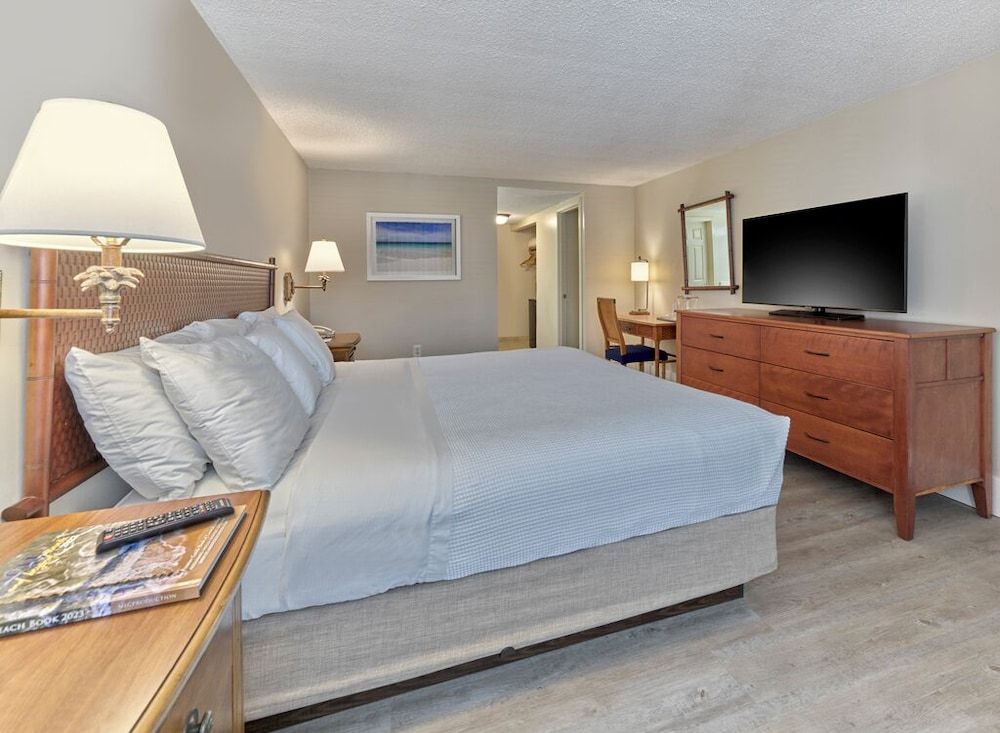 Henlopen Oceanfront Hotel Two Room Suite Limited Ocean View 2