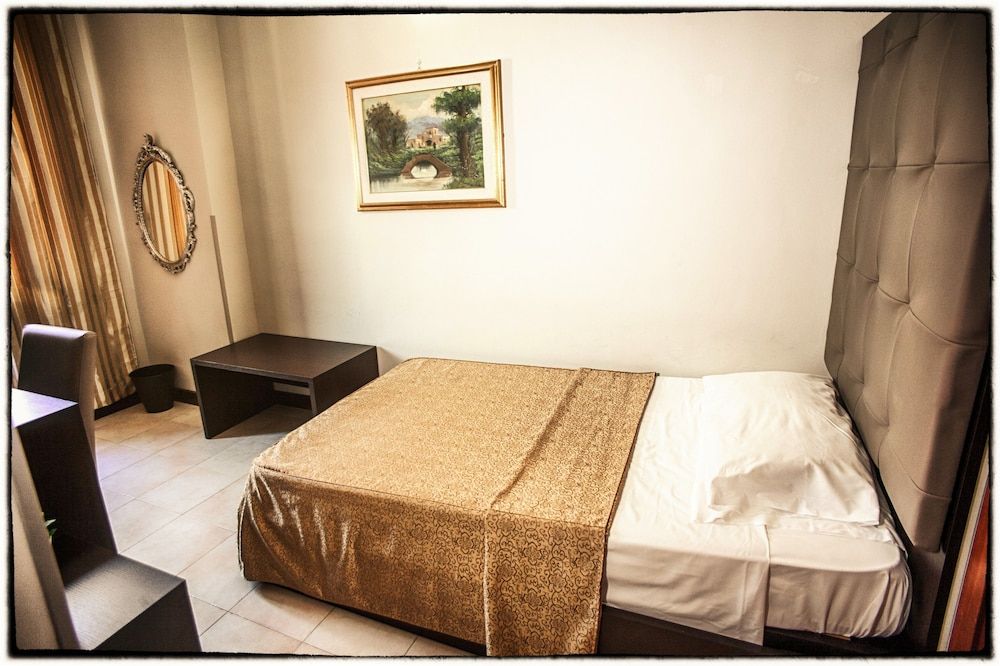 Hotel D'Este Single Room 2