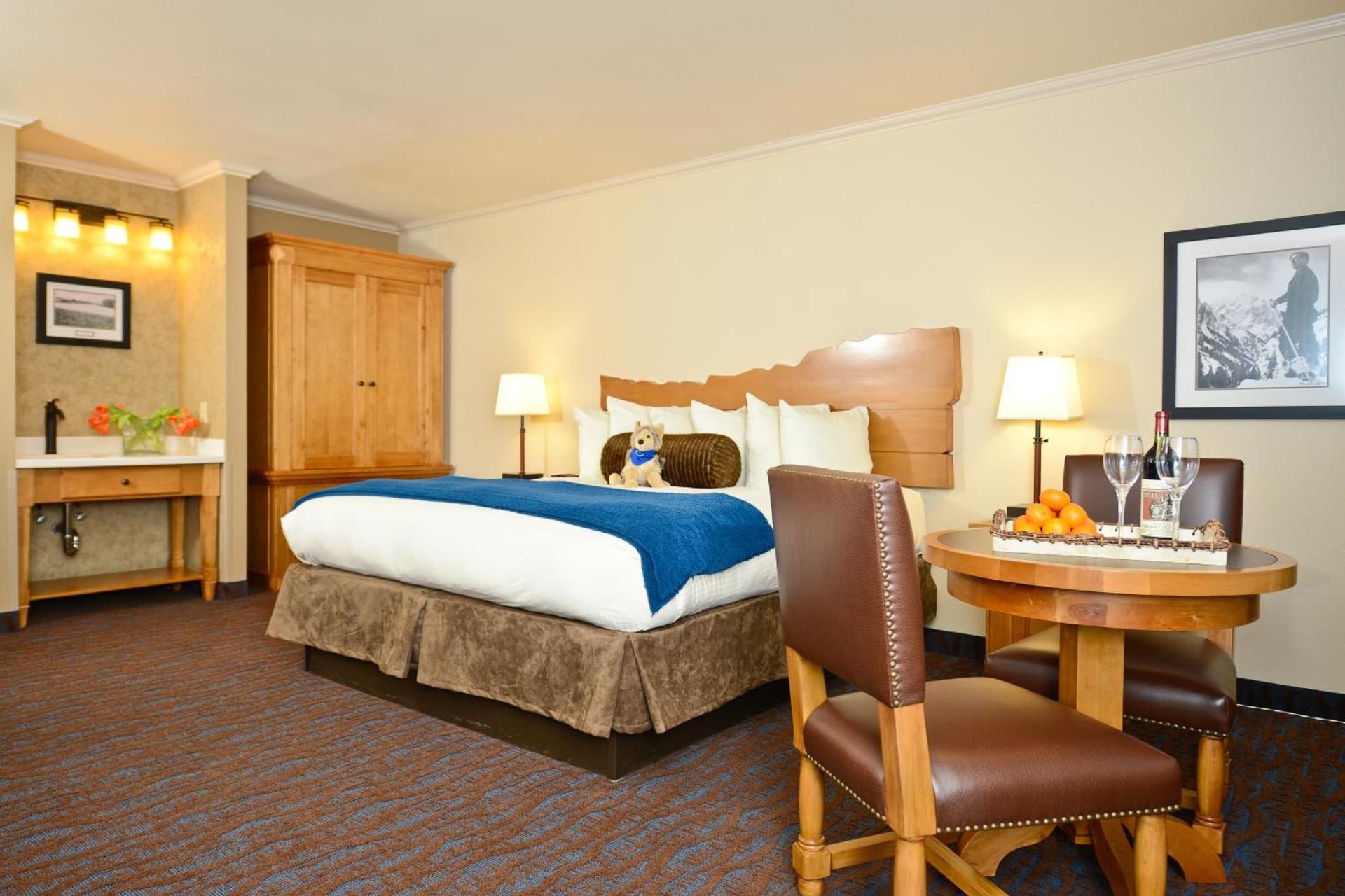 Courtyard King Room with Spa Bath