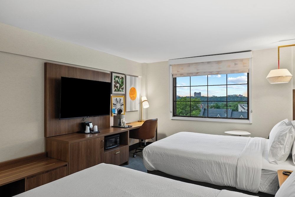 Premium Room, 2 Queen Beds (Canadian Skyline View)