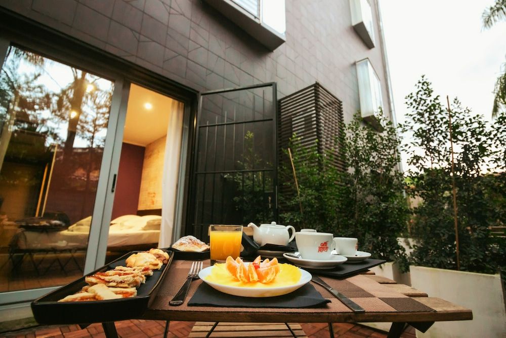 Black Hotel Superior Room 5