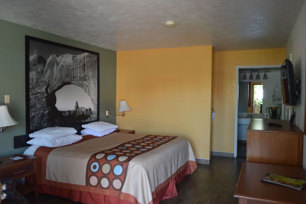 Standard Room, 1 King Bed