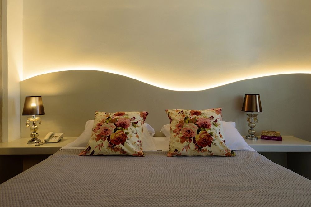 Deluxe Room, Jetted Tub, Pool View