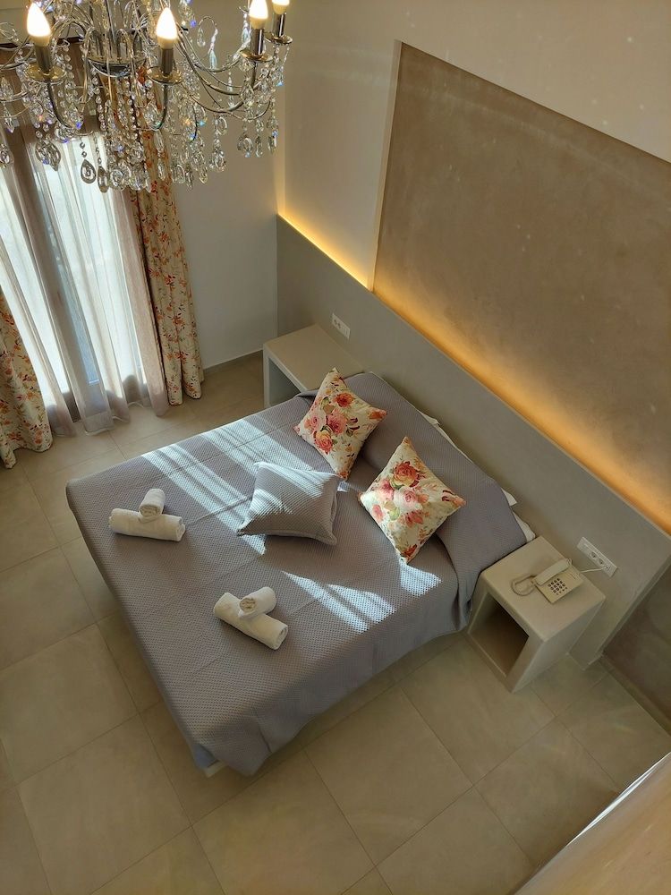 Deluxe Double Room, Pool View