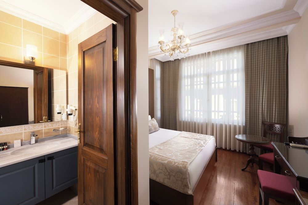 Seven Hills Hotel - Special Class Economy Double Room 6