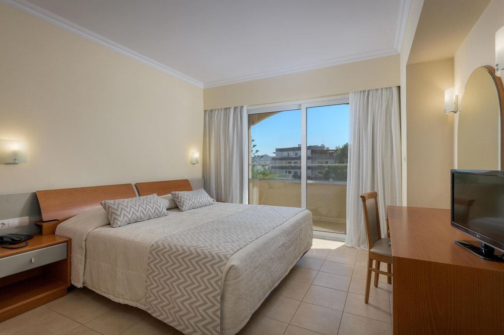 Apartment, Garden View