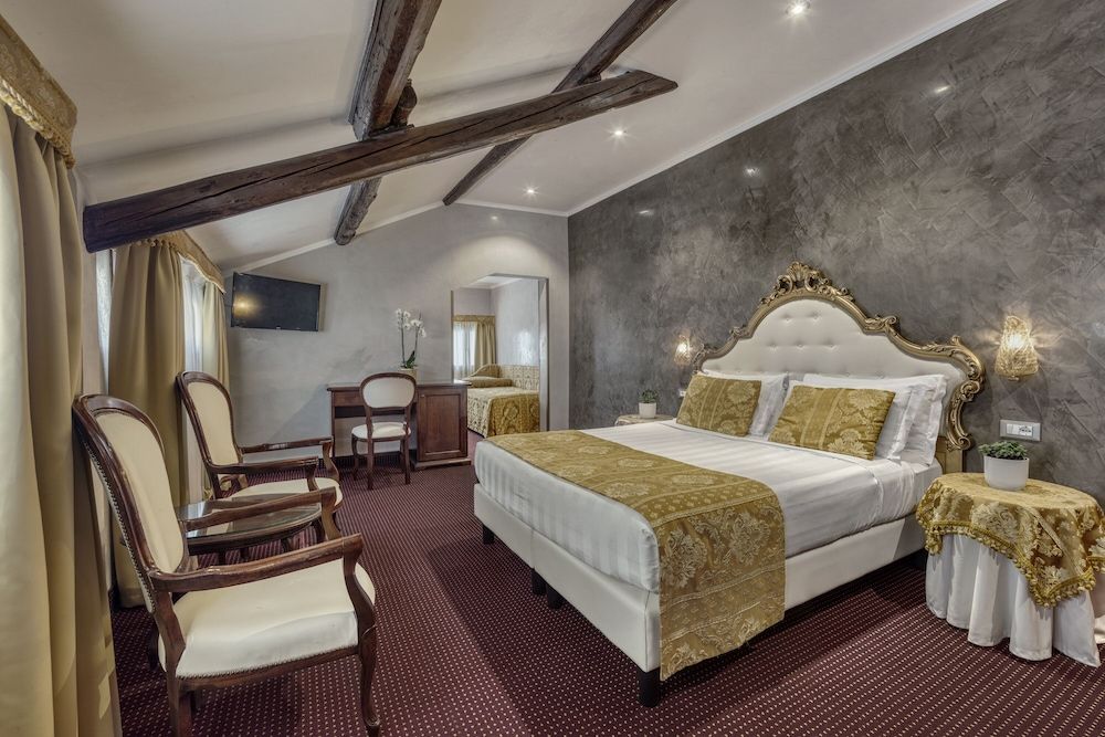 undefined Hotel Pausania 5