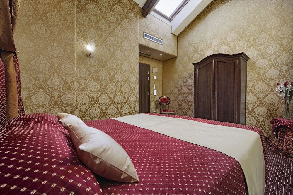 undefined Hotel Pausania