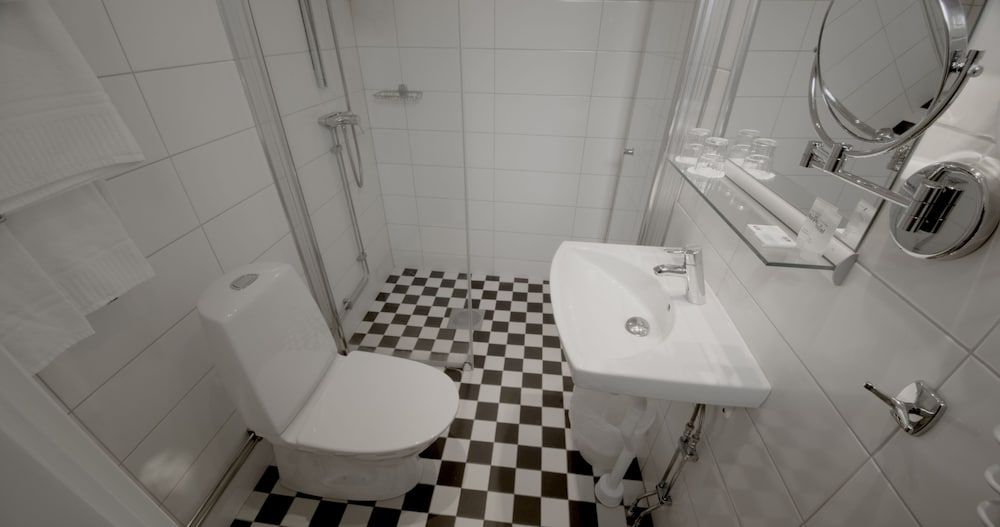 Best Western Hotel Royal Standard Room, 2 Twin Beds, Non Smoking 13