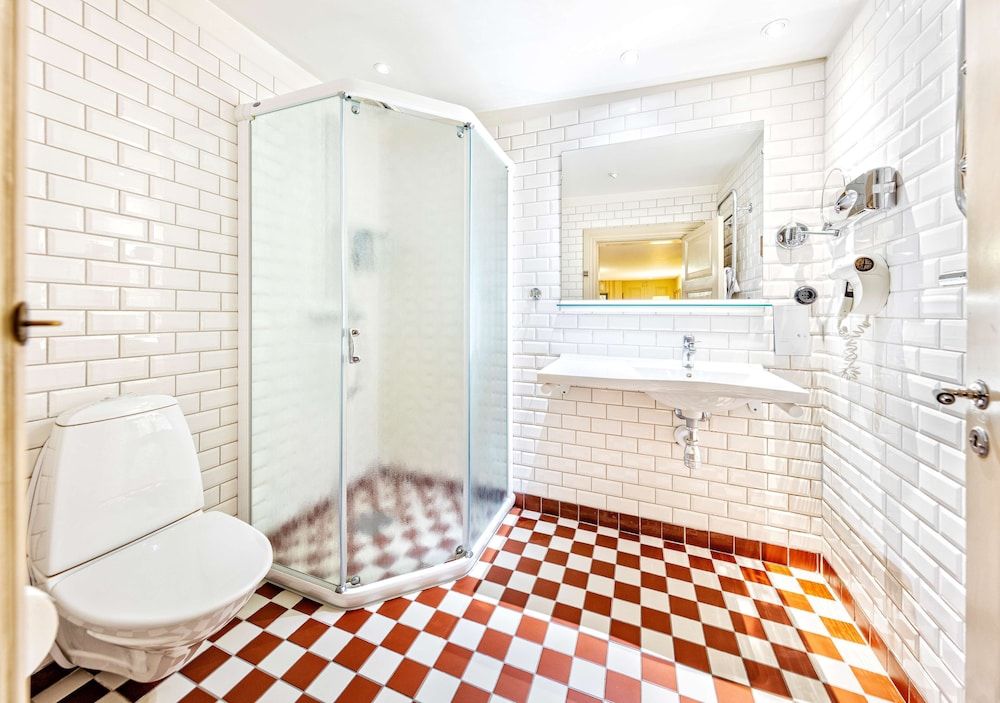 Best Western Hotel Royal Standard Room, 2 Twin Beds, Non Smoking 16