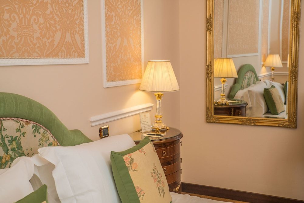 undefined Bernini Palace 10