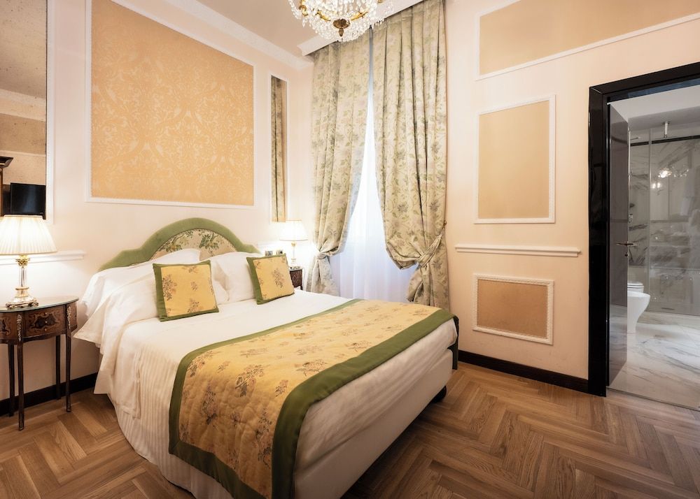 undefined Bernini Palace 7