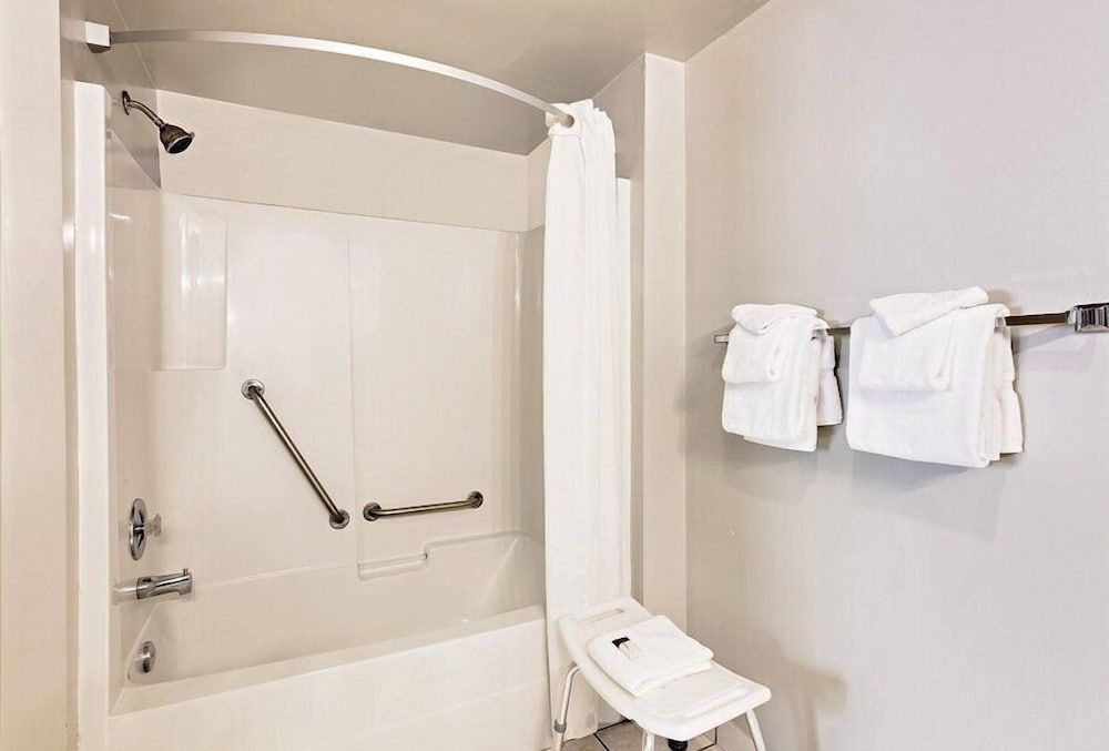 Accessible Room, 2 Queen beds, Non smoking, Full Kitchen
