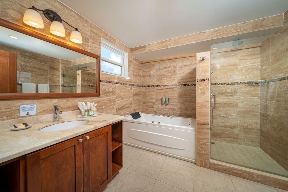 Deep soaking bathtub