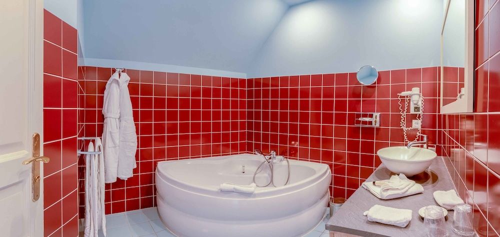 Manoir de la Poterie & Spa Executive Room, 1 King Bed 7