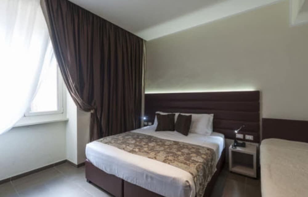 Hotel California Standard Double or Twin Room 3