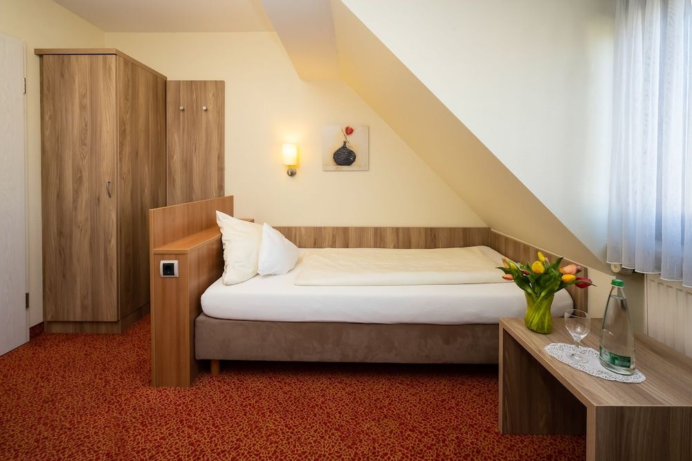 Economy Single Room