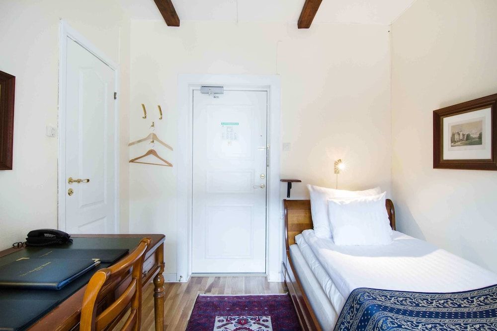 undefined Mayfair Hotel Tunneln 3