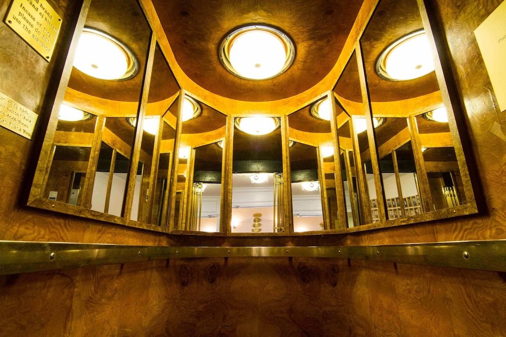 undefined Mayfair Hotel Tunneln 7