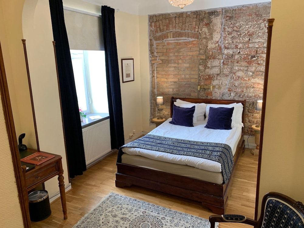 Mayfair Hotel Tunneln Small double, 140cm bed 3