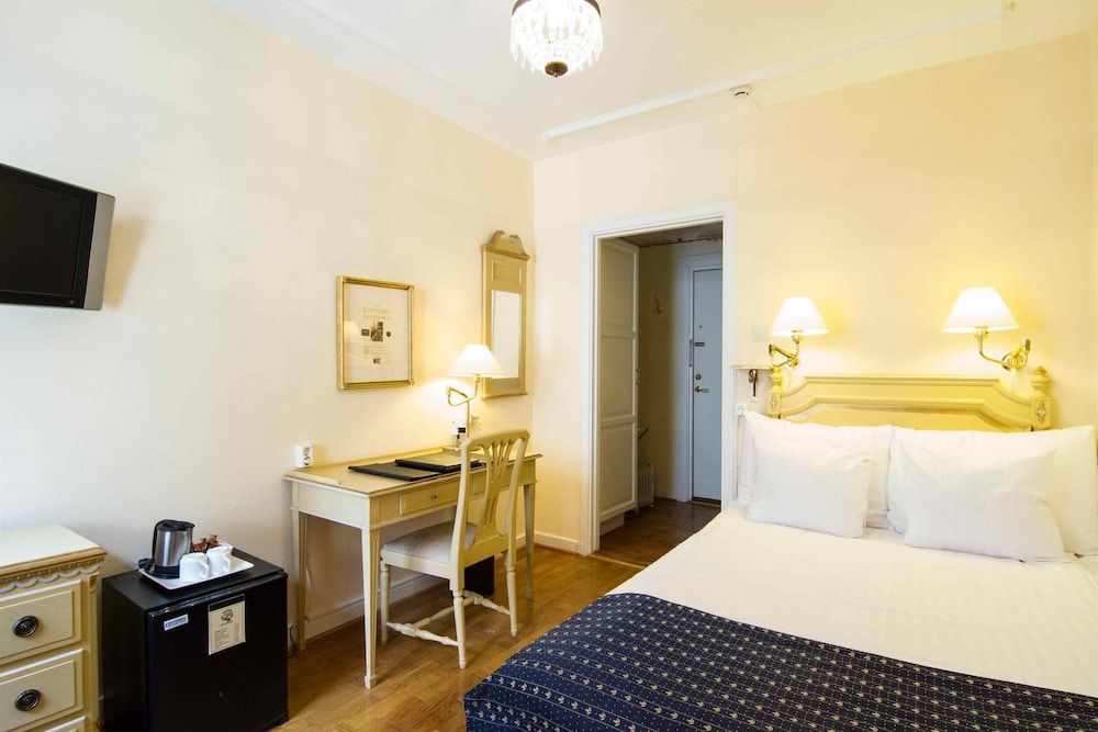 undefined Mayfair Hotel Tunneln 2