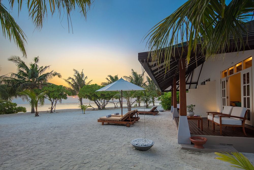 Deluxe Sunset Beach Villa