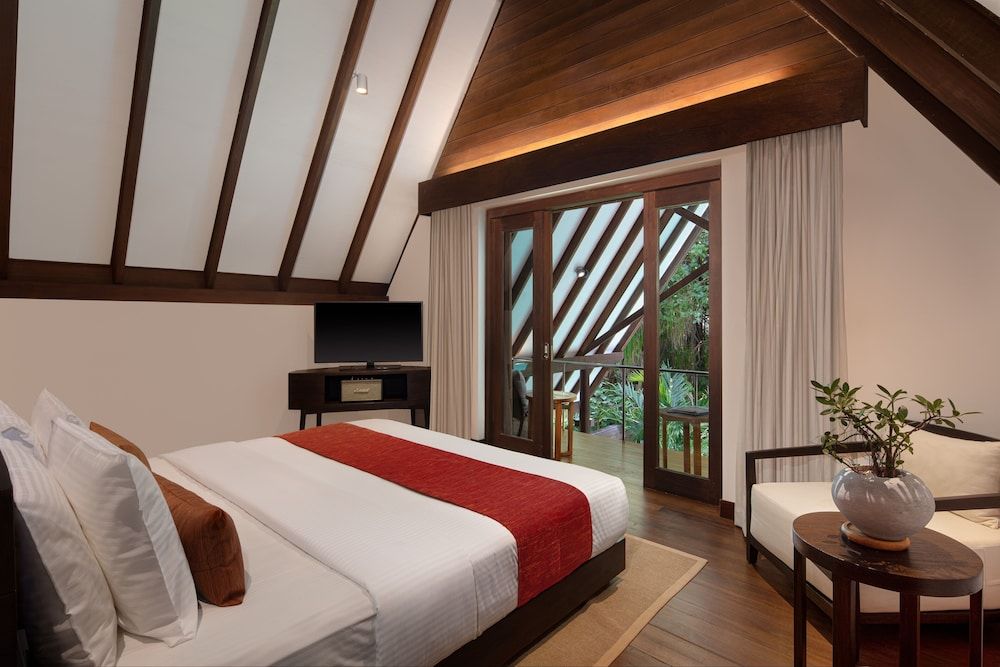Duplex Honeymoon Suite
