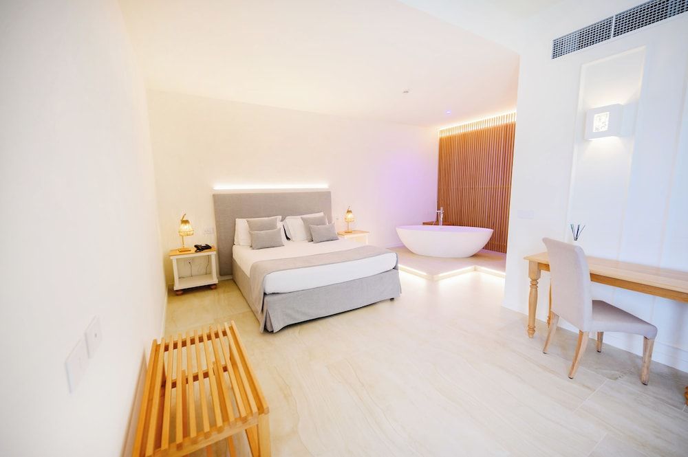 Regiohotel Manfredi Luxury Suite 4