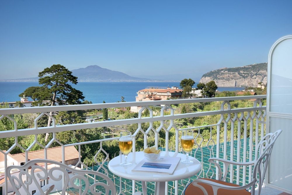 undefined Grand Hotel De La Ville 6