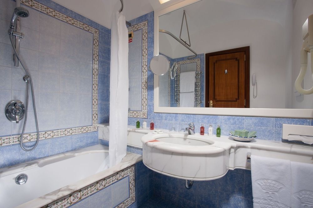 undefined Grand Hotel De La Ville 7