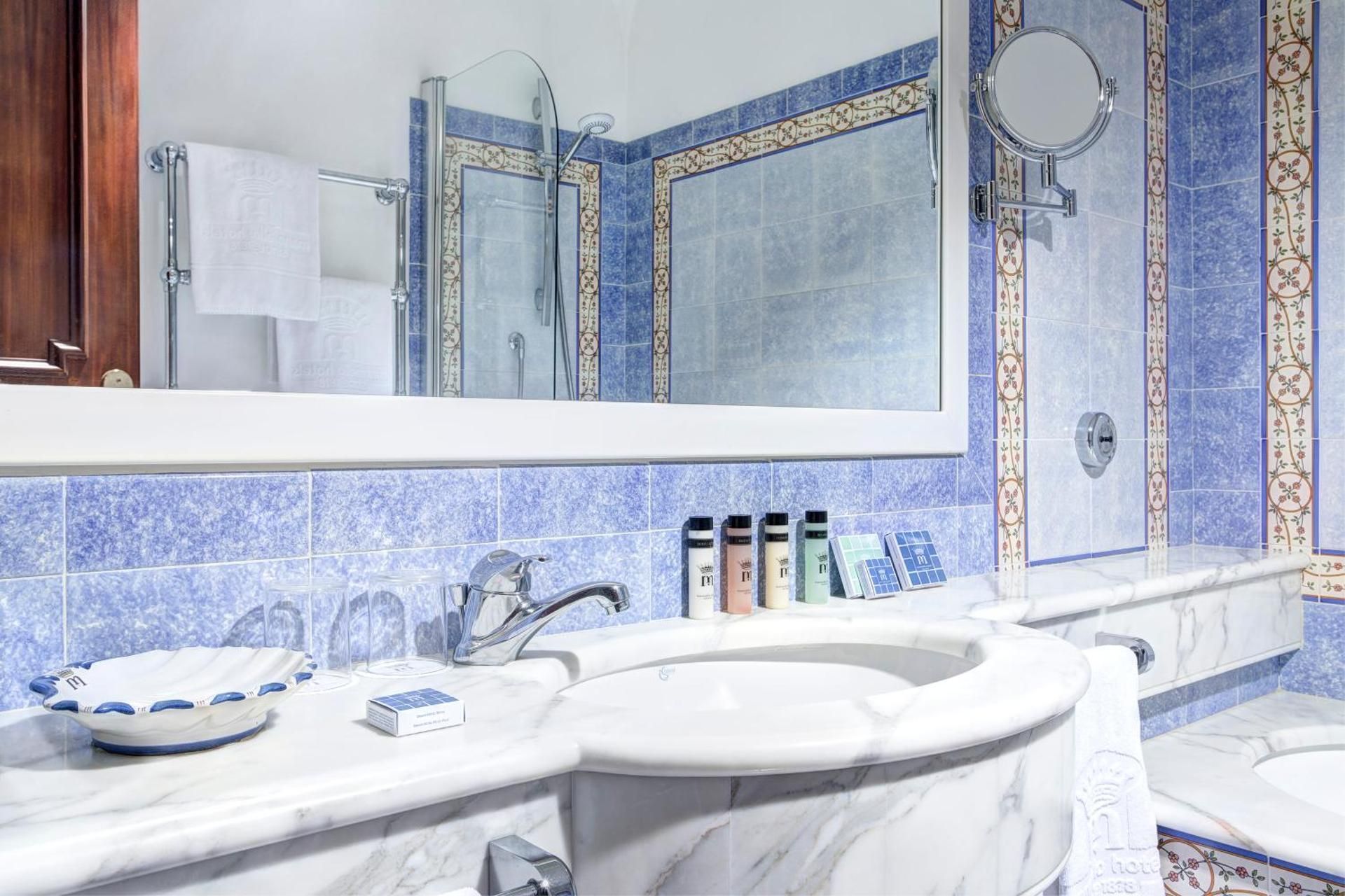 undefined Grand Hotel De La Ville 4