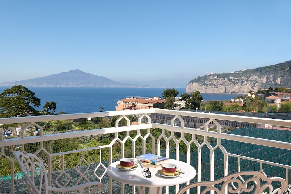 undefined Grand Hotel De La Ville 9